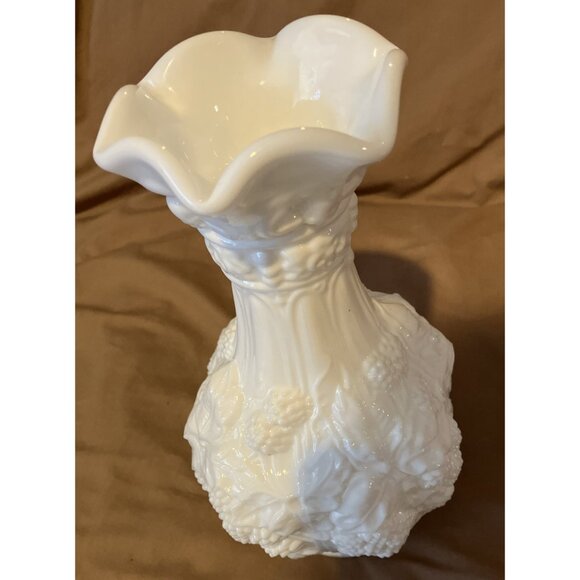Milk Glass Vase - Imperial Loganberry Grape Cluster Ruffled Top 10” - Picture 4 of 5